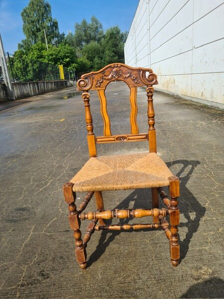 A 8578 - Six Chairs Louis XV